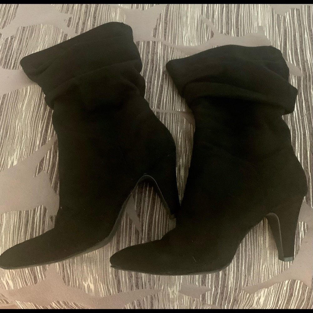 Charlotte Russe V-Suede Black Boots , Size 8. Style Janice-01